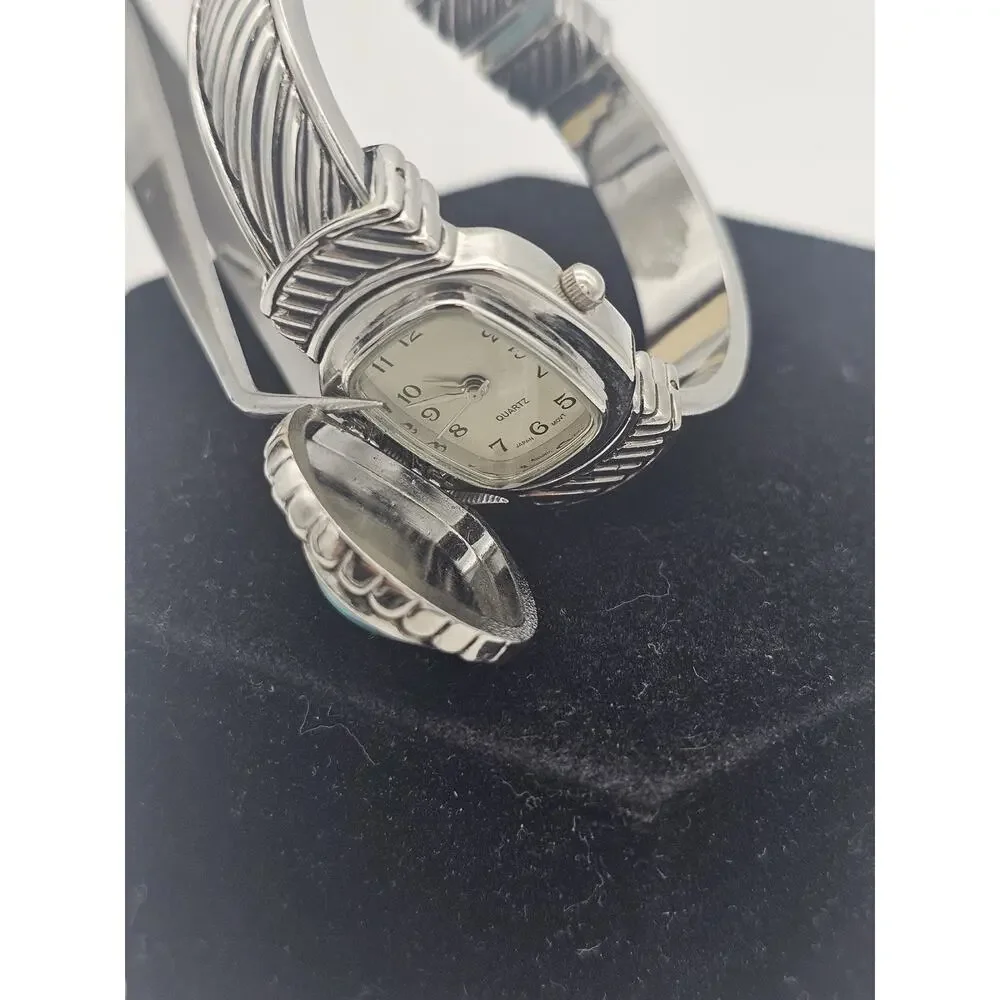 Japan Movement Quartz Watch Silver Tone Bracelet With Blue Accent